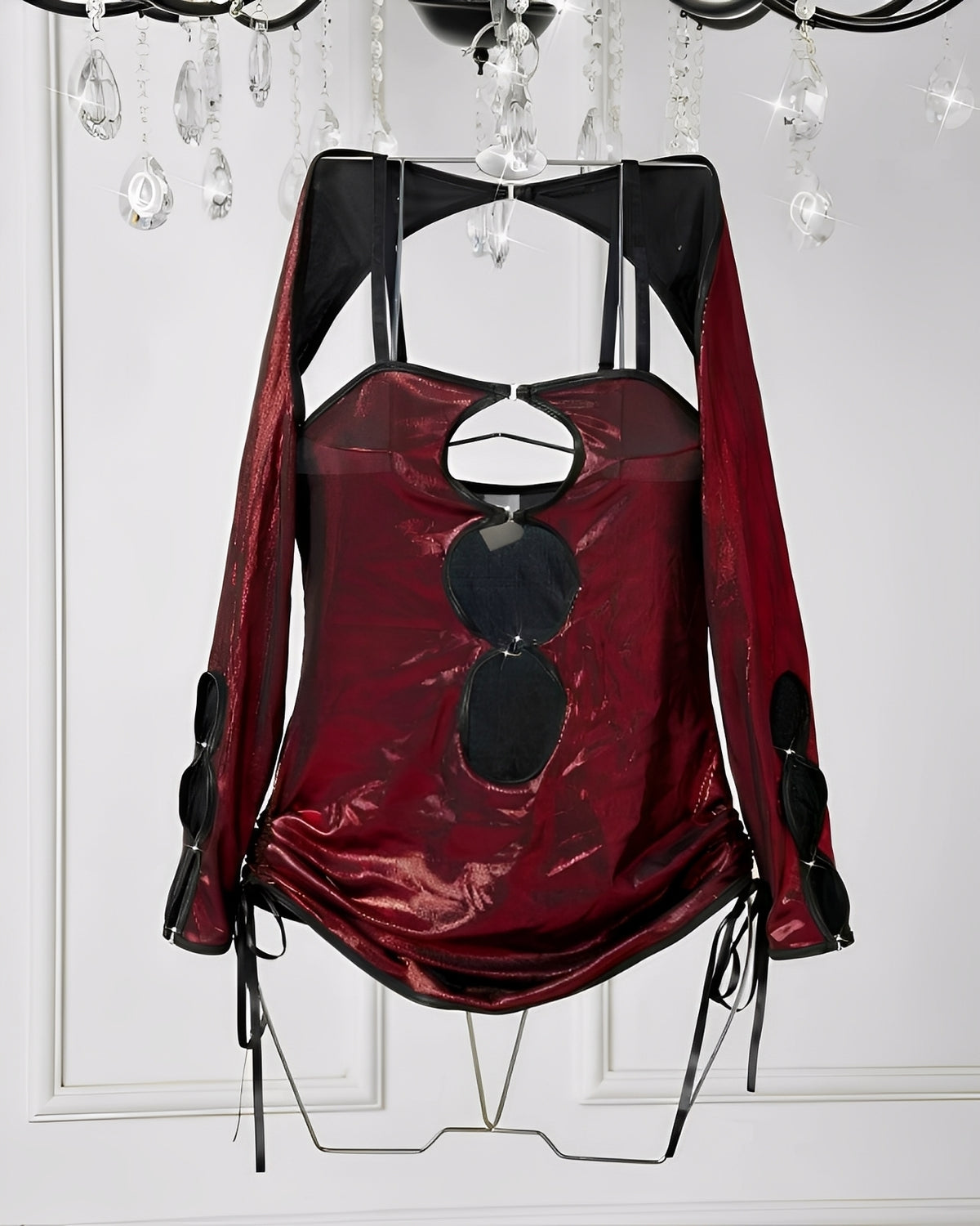 Vestido Sensual Vinho Metalizado com Recortes Frontais e mini blusa de manga longa – Moda Festa e Noite Ousada