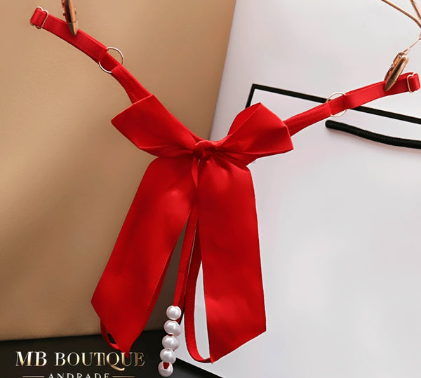 Calcinha Fio Dental com Pérolas e Laço Vermelho em Cetim – Lingerie Sensual Feminina Luxuosa e Exclusiva