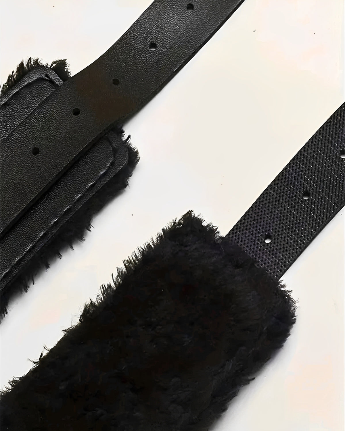 Kit de Restrição BDSM Hardcore - Algemas de Tornozelo com Corrente + Venda Preta (2 peças)