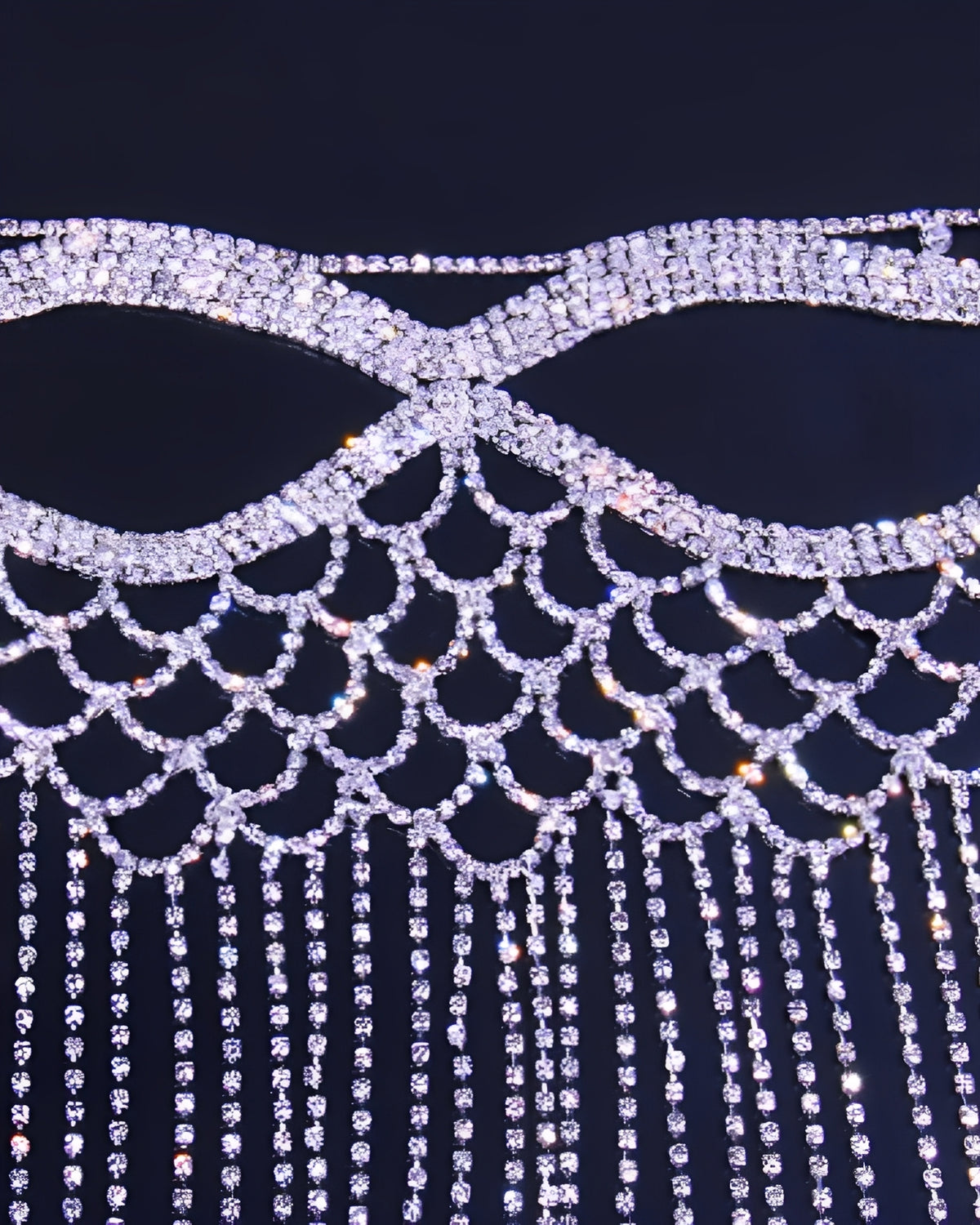 Máscara Veneziana de Luxo em Strass com Franjas Longas – Máscara Sexy e Glamourosa para Festa