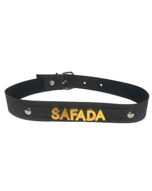 Gargantilha de Couro Preto com Palavras em Metal Dourado – Sexy, Safada, Putinha, Submissa e Sou Sua