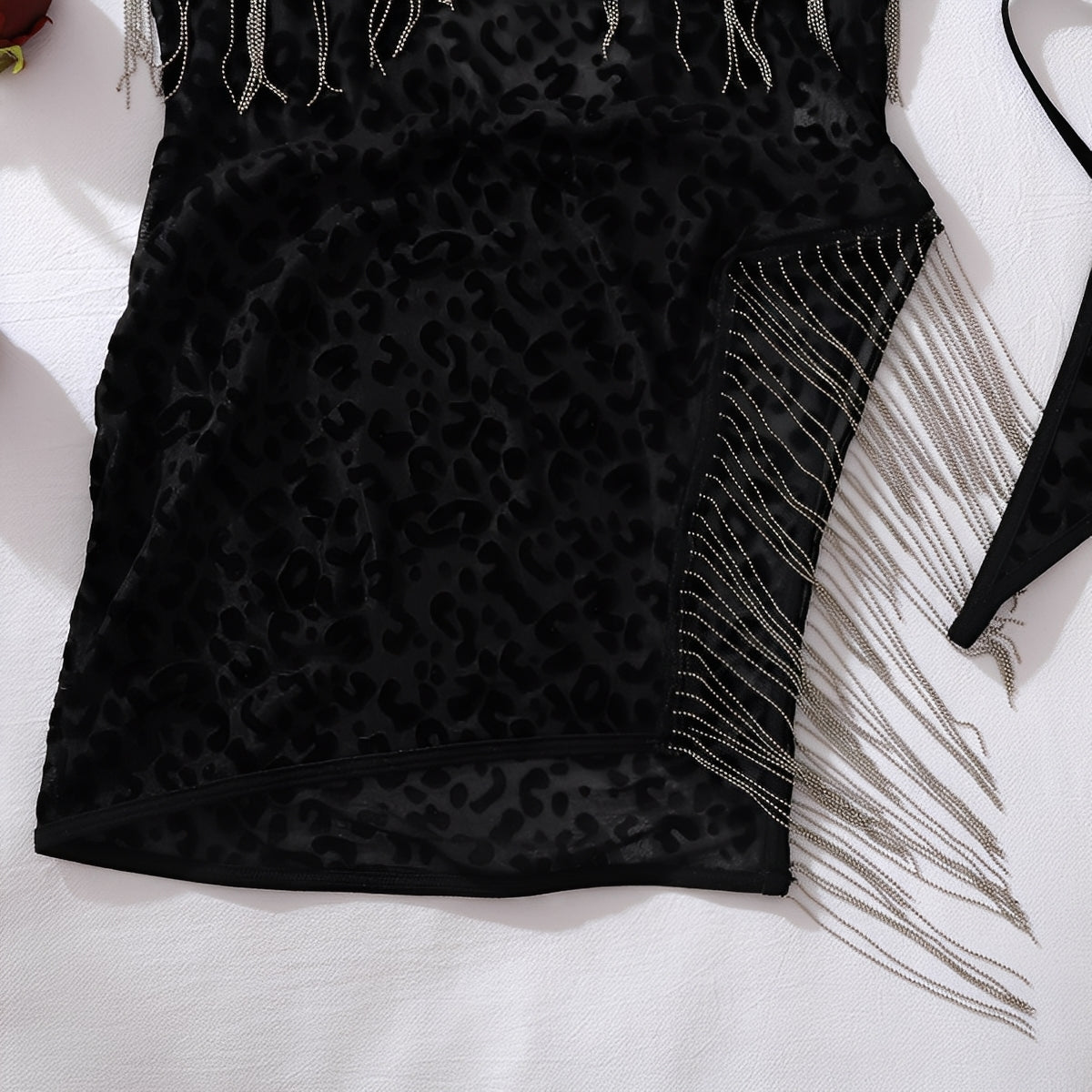 Vestido de Lingerie Preto Animal Print com Franjas em Corrente – Sensual, Sexy e Exclusivo para Noite Especial
