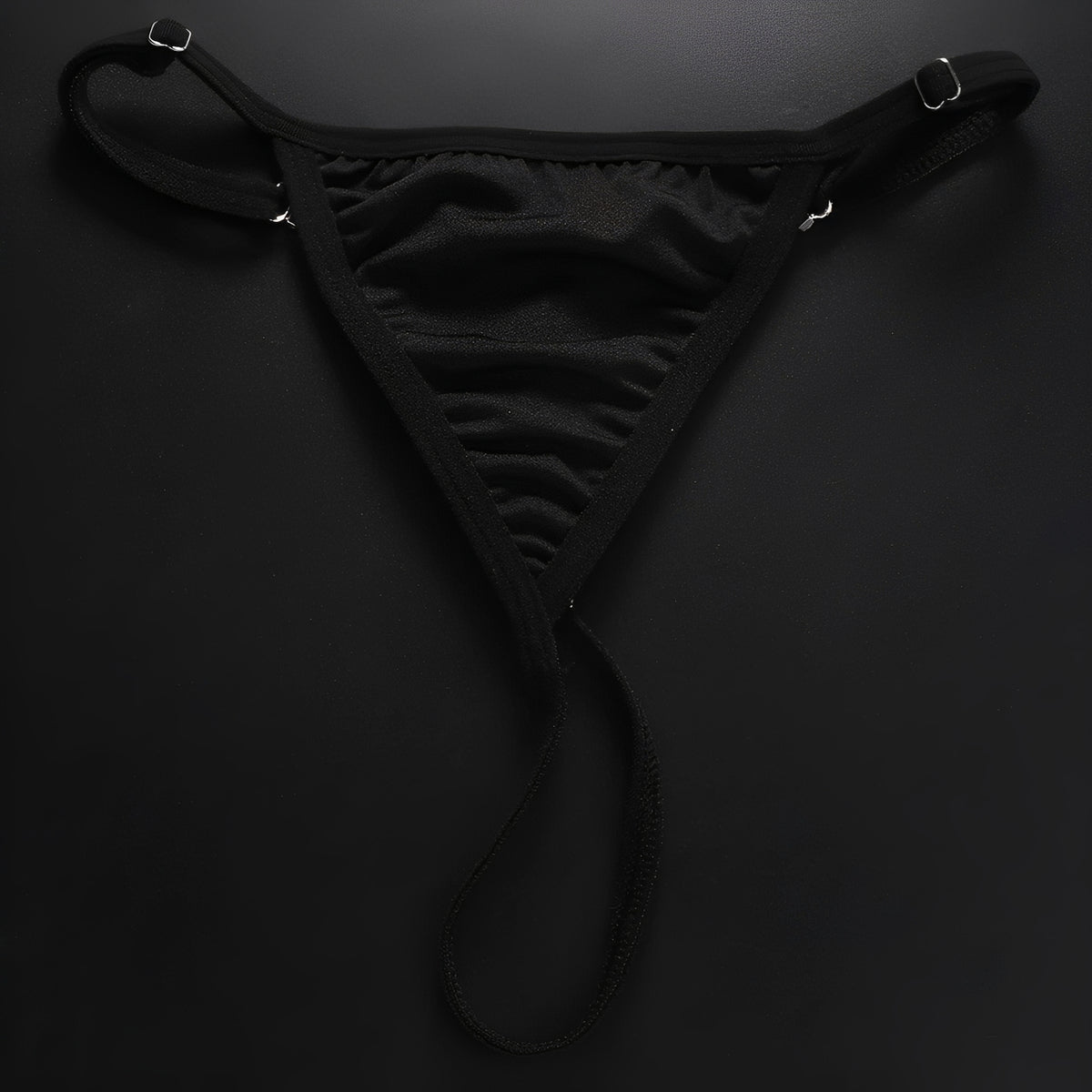Calcinha Fio Dental Luxo com Pedra Vermelha em Strass e Corrente Metálica - Lingerie Sensual Feminina - Cores vermelho, Preto e branco