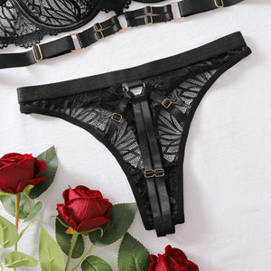 Conjunto de Lingerie Preta Strappy em Renda Transparente com Calcinha Fio Dental – Sensual, Exclusiva e Sem Bojo