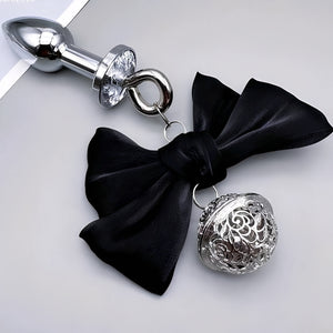 Plug Anal com Laço de Cetim e Pingente – Metal Premium Rosa, Preto e Vermelho | Acessório Sexy e Sofisticado