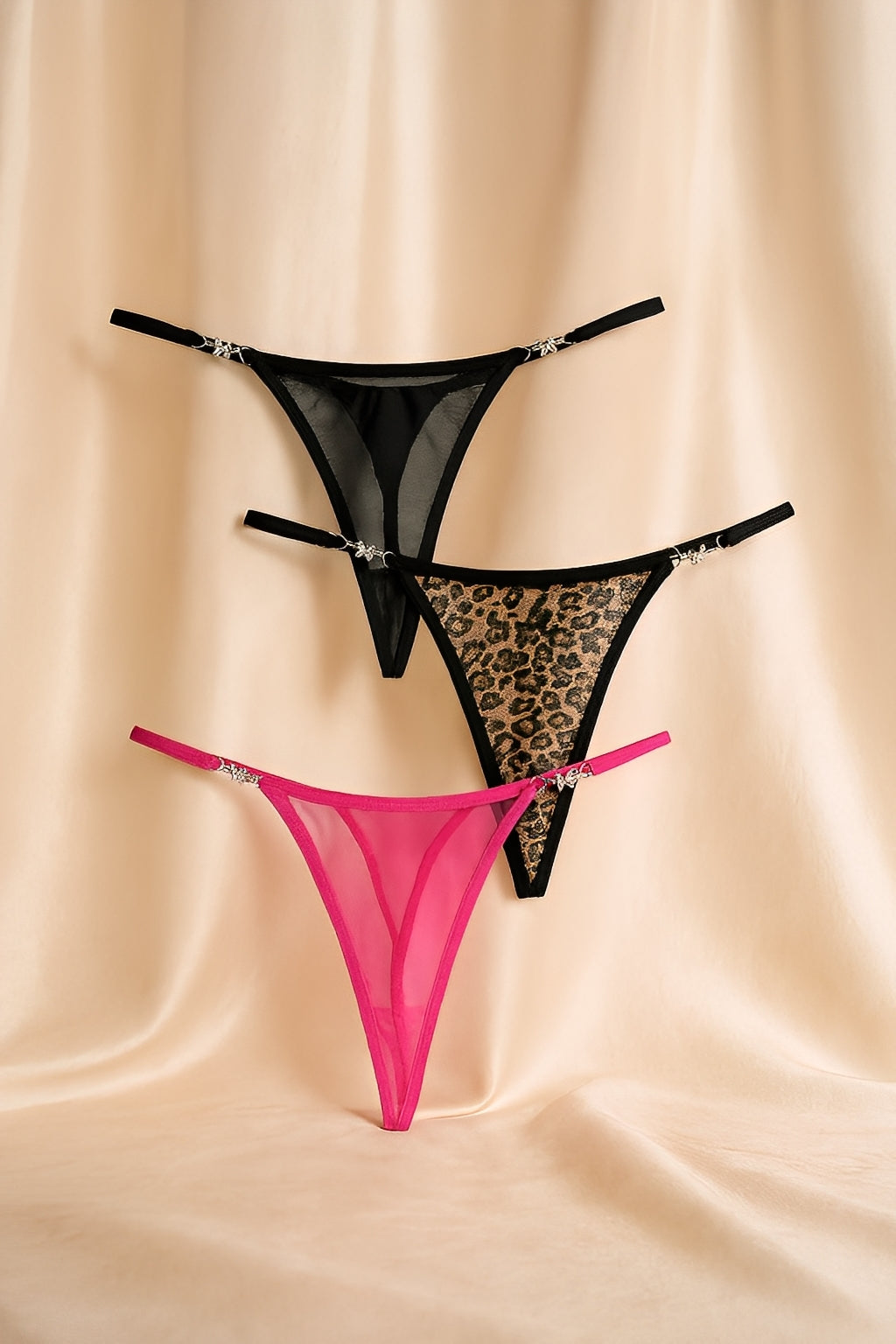 Kit com 3 Calcinhas Fio Dental em Tule e Animal Print com Detalhe Borboleta - Lingerie Sensual e Exclusiva - P ao GG