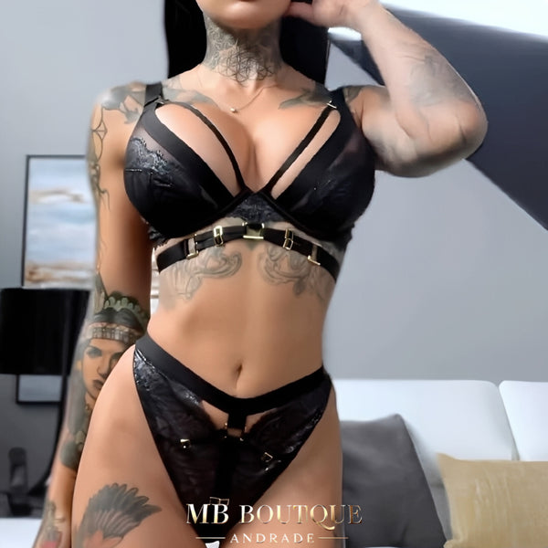 Conjunto de Lingerie Preta Strappy em Renda Transparente com Calcinha Fio Dental – Sensual, Exclusiva e Sem Bojo