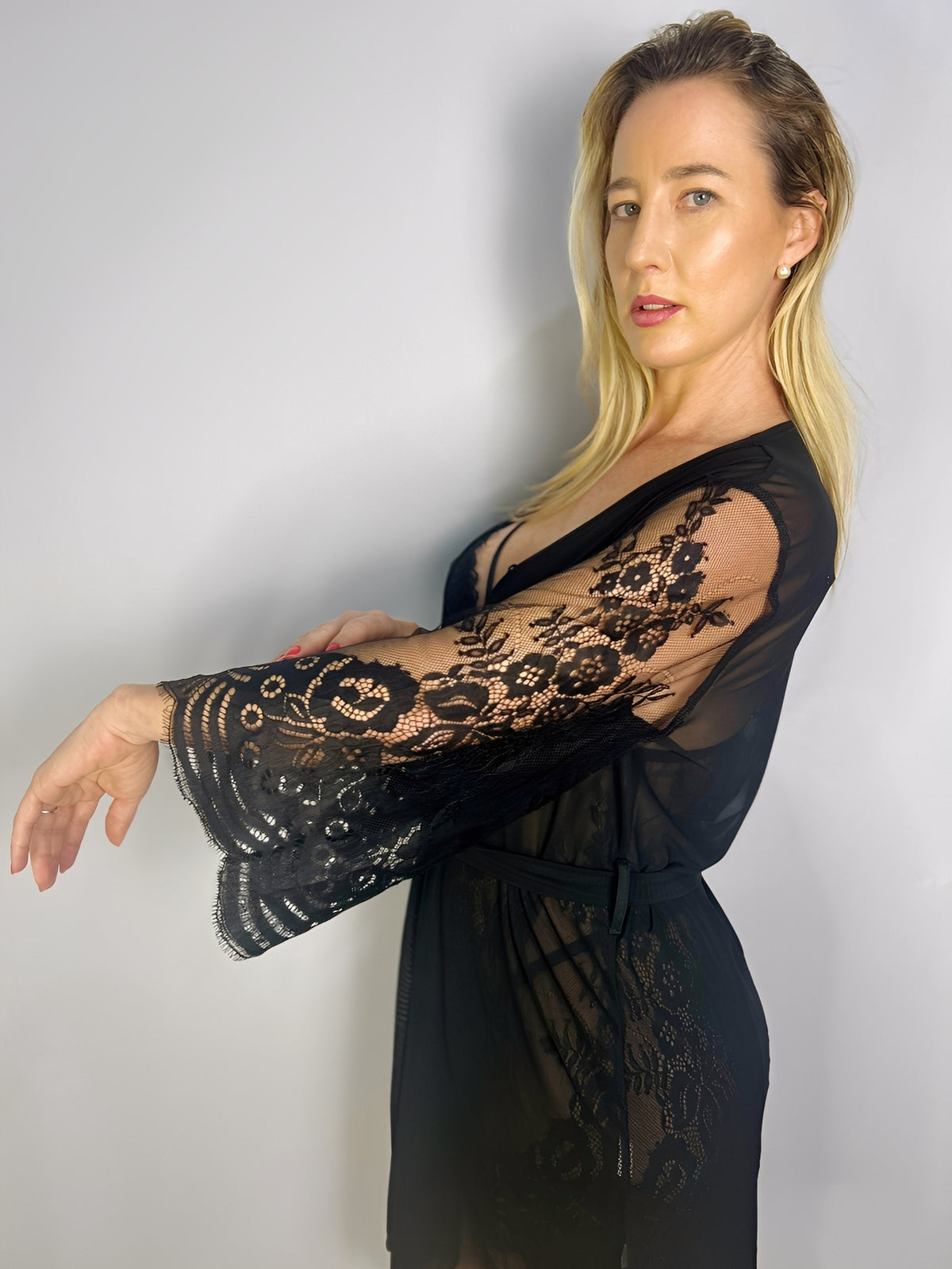 Camisola com robe Renda Preta de Luxo – Sexy, Sofisticada e Atemporal - P ao G2